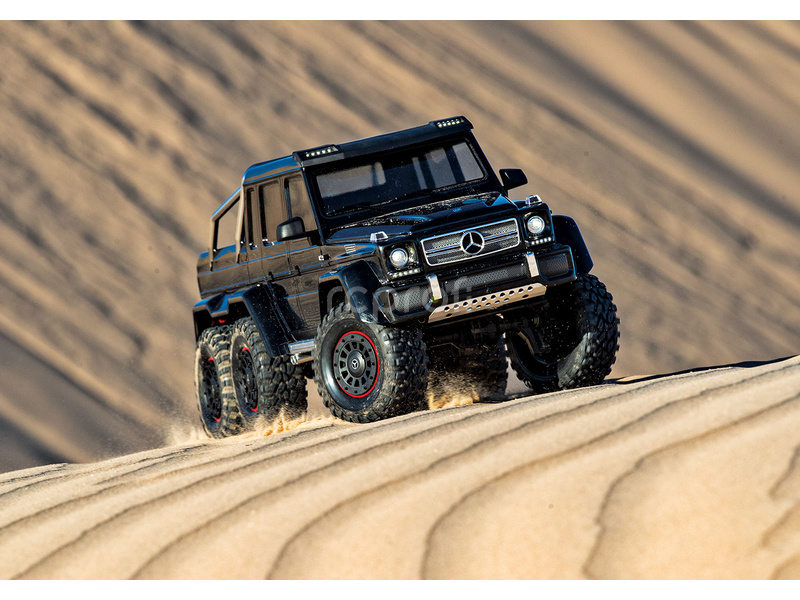 RC auto Traxxas TRX-6 Mercedes G 63 6x6 1:10 RTR, stříbrná