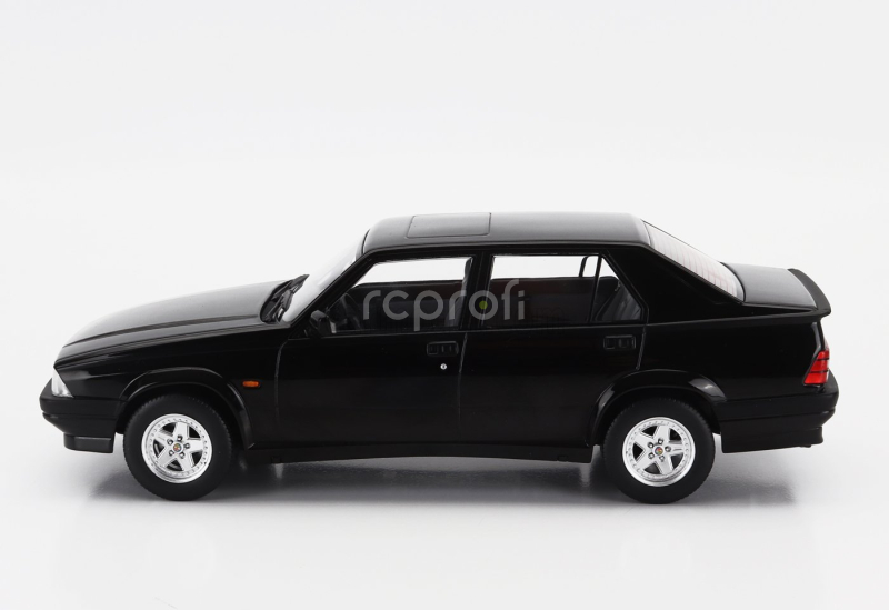 Triple9 Alfa romeo 75 1988 1:18 Black