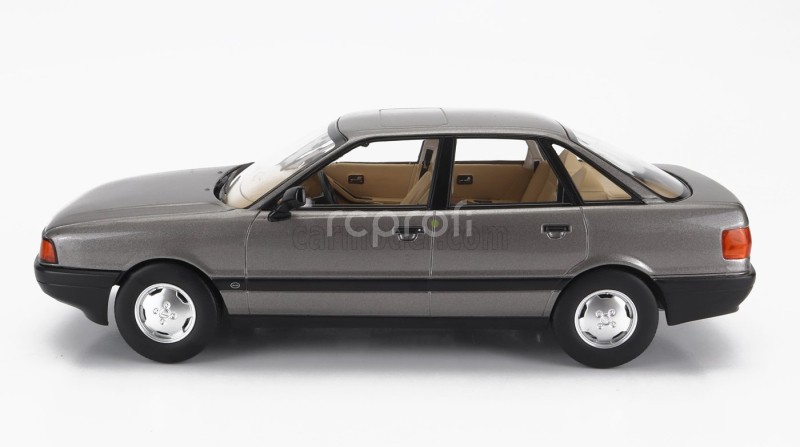 Triple9 Audi 80 B3 1989 1:18 Grey