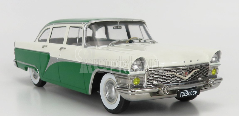 Triple9 GAZ 13 Seagull Chaika 1959 1:18 Zelená Bílá