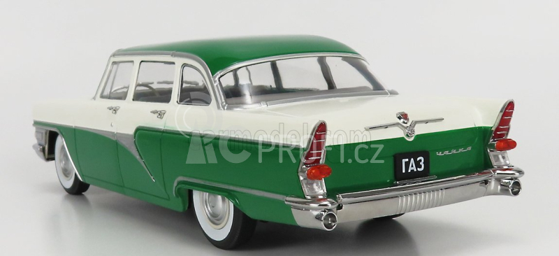 Triple9 GAZ 13 Seagull Chaika 1959 1:18 Zelená Bílá