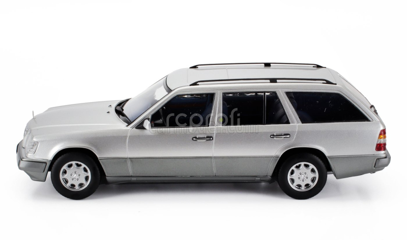 Triple9 Mercedes benz E-class (s124) T-model Sw Station Wagon 1995 1:18 Silver Grey