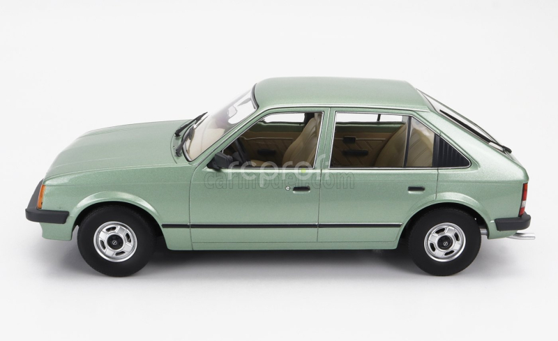 Triple9 Opel Kadett D 1984 1:18 Green Met