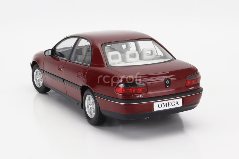 Triple9 Opel Omega B 1996 1:18 Red