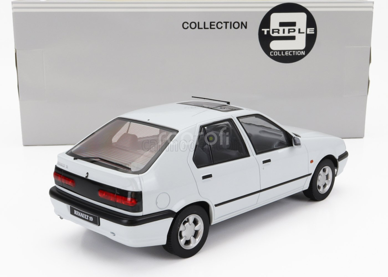 Triple9 Renault R19 1994 1:18 Bílá