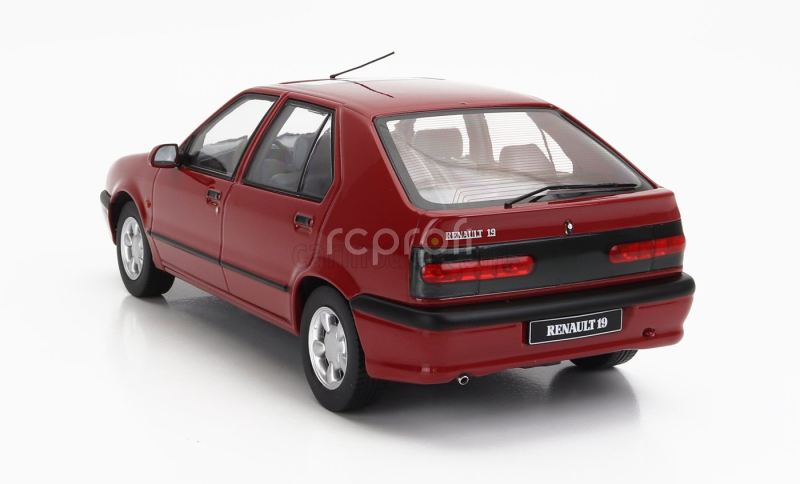 Triple9 Renault R19 1994 1:18 Red Met