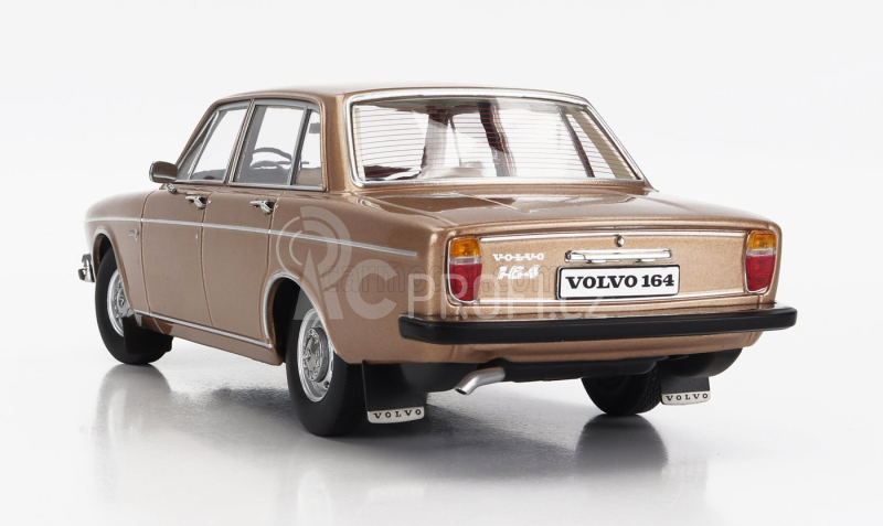 Triple9 Volvo 164 1970 1:18 Gold Met