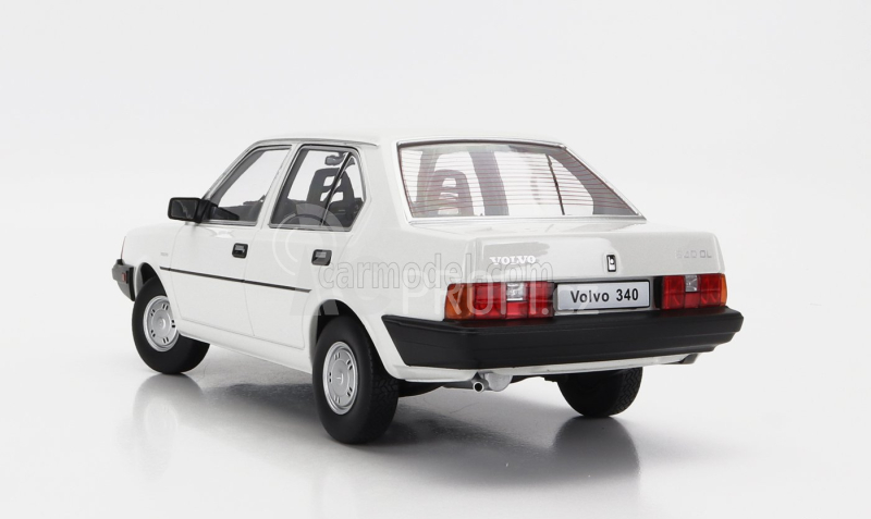 Triple9 Volvo 340 Dl 1987 1:18 Bílá