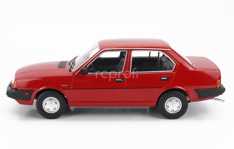 Triple9 Volvo 340 Dl 1987 1:18 Red