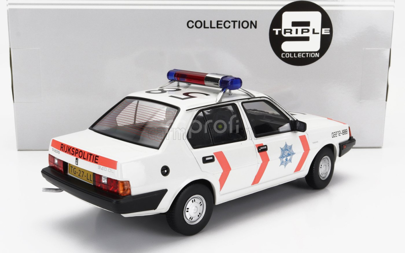 Triple9 Volvo 340 Dl Dutch Police Rijkspolitie 1987 1:18 Bílá Oranžová