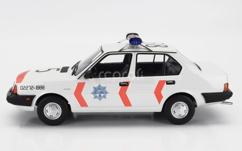 Triple9 Volvo 340 Dl Dutch Police Rijkspolitie 1987 1:18 Bílá Oranžová