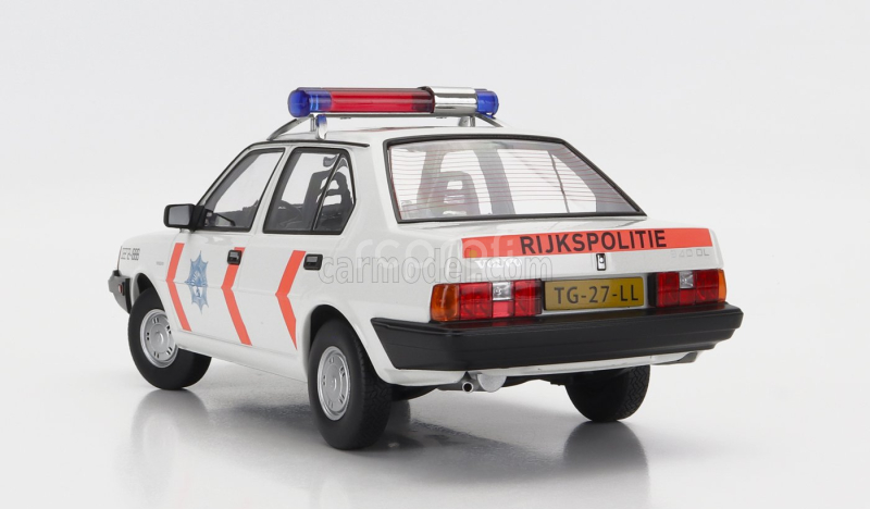 Triple9 Volvo 340 Dl Dutch Police Rijkspolitie 1987 1:18 Bílá Oranžová