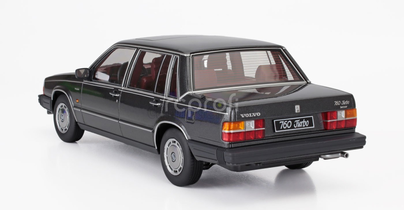 Triple9 Volvo 760 Turbo Intercooler 1985 1:18 Grey