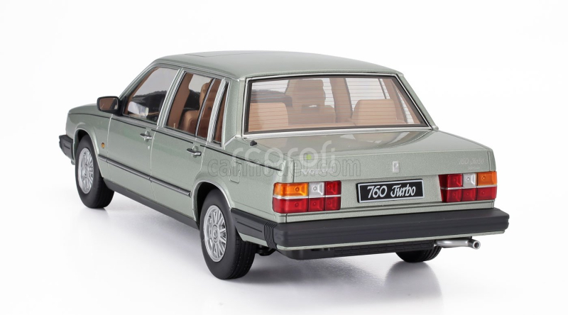 Triple9 Volvo 760 Turbo Intercooler 1985 1:18 Světle Zelená