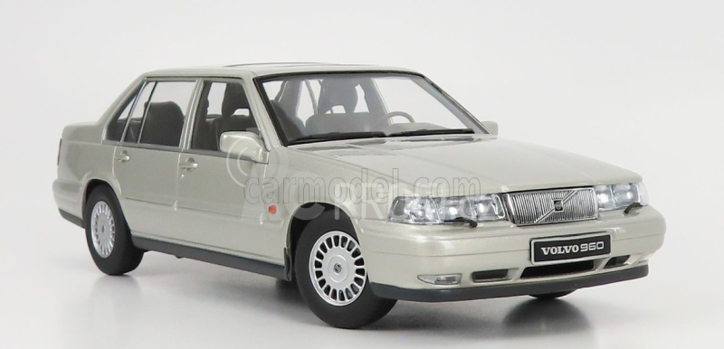 Triple9 Volvo 960 1996 1:18 Stříbrný Písek Met