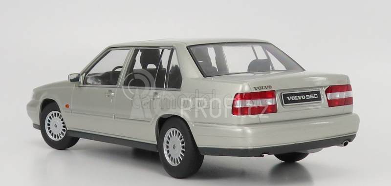 Triple9 Volvo 960 1996 1:18 Stříbrný Písek Met