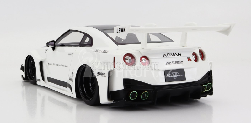 Truescale Nissan 35gt-rr Version-2 Lb-silhouette Works 2020 1:18 Bílá Černá