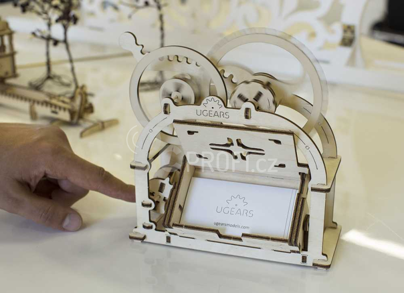 Ugears 3D dřevěné mechanické puzzle Box na vizitky