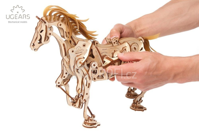 Ugears 3D dřevěné mechanické puzzle Kůň