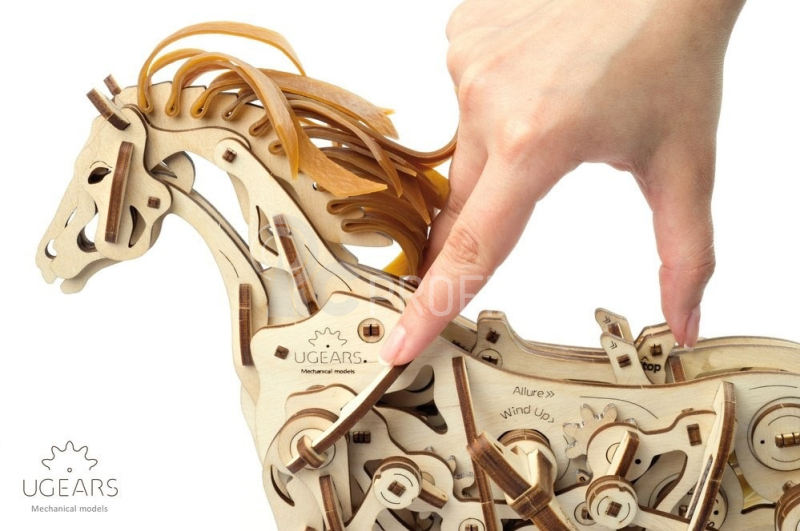 Ugears 3D dřevěné mechanické puzzle Kůň