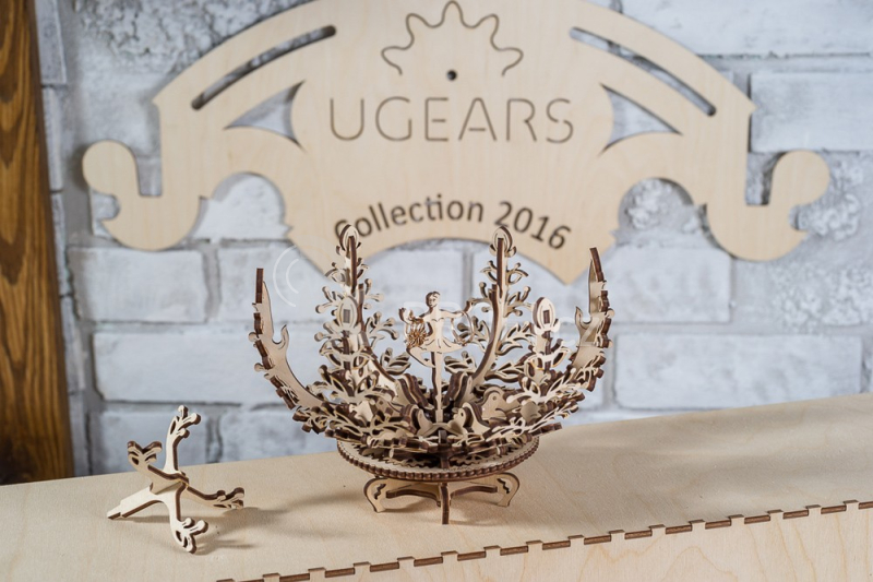 Ugears 3D dřevěné mechanické puzzle Květina