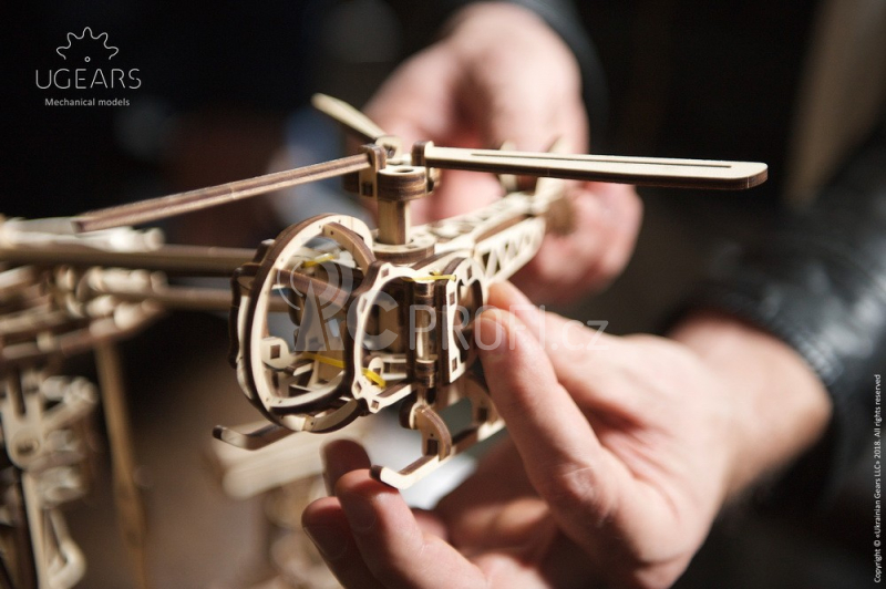 Ugears 3D dřevěné mechanické puzzle Létající stroje
