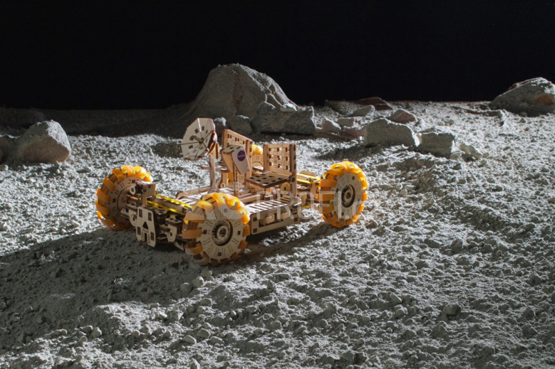 Ugears 3D dřevěné mechanické puzzle NASA, Lunární vozítko