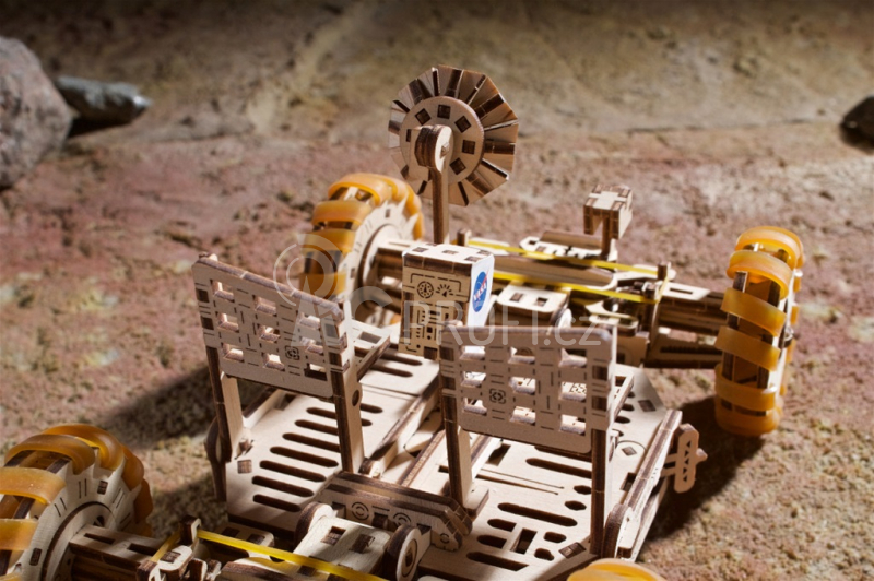 Ugears 3D dřevěné mechanické puzzle NASA, Lunární vozítko