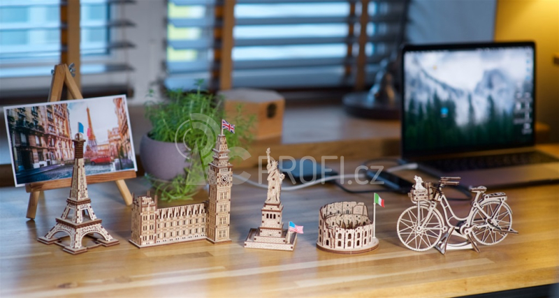 Ugears 3D dřevěné mechanické puzzle Římské Koloseum