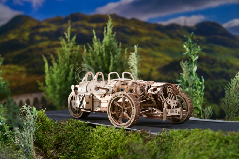 Ugears 3D dřevěné mechanické puzzle Tříkolka UGR-S