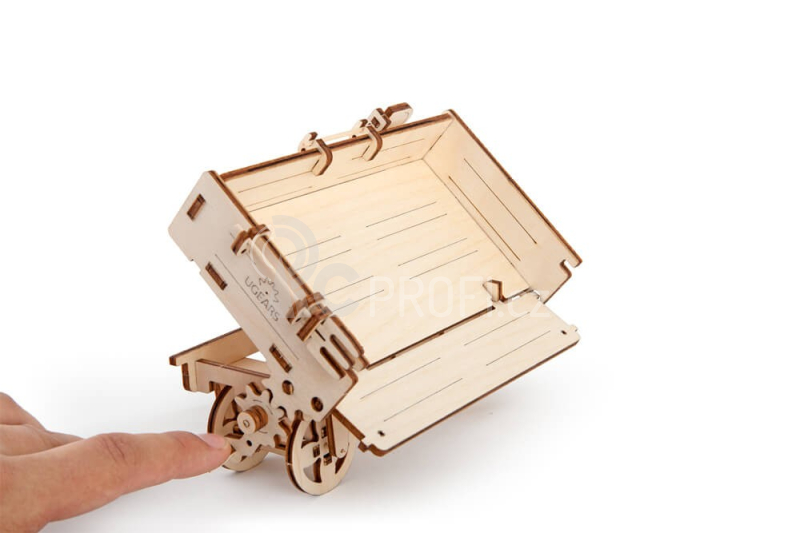 Ugears 3D dřevěné mechanické puzzle Vlečka k traktoru