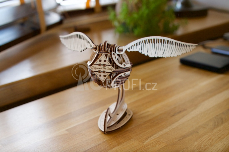 Ugears 3D dřevěné mechanické puzzle Zlatonka, Harry Potter