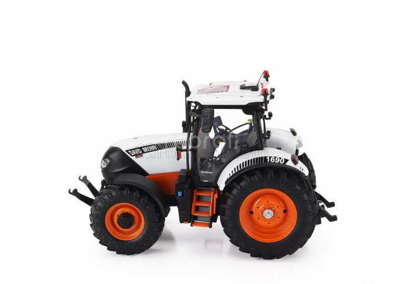 Universal hobbies David brown 1690 Tractor 2024 1:32 Bílá Oranžová