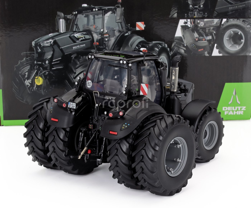 Universal hobbies Deutz-fahr 8280 Ttv Tractor Warrior 2018 1:32 Lesklá Černá