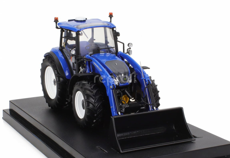 Universal hobbies New holland T5.120 Tractor With Front Scraper 2018 1:32 Modrá Černá