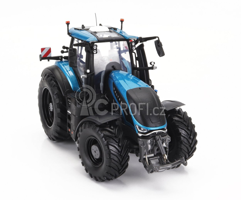 Universal hobbies Valtra S416 Tractor 2022 1:32 Tyrkysově Černá