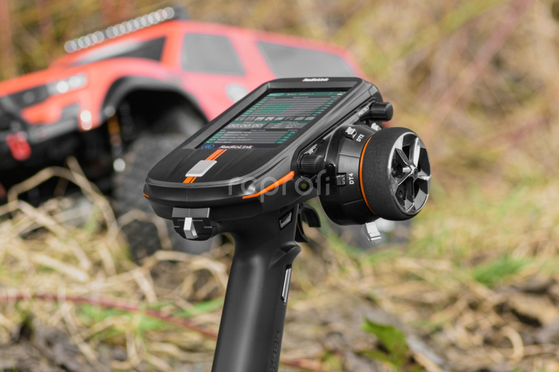 Vysílač RC8X s příjímačem R8FG