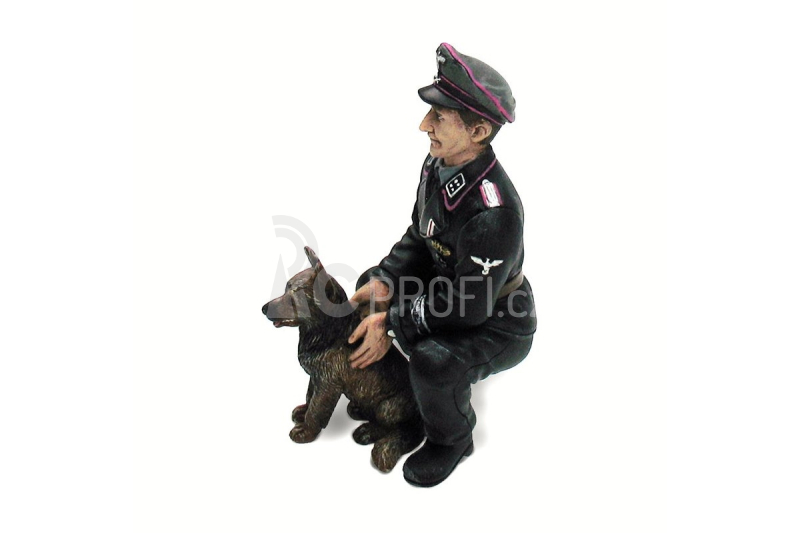 1/16 klečící německý plukovník Otto Paetsch se psem z 2 sv. války, ručně malovaný