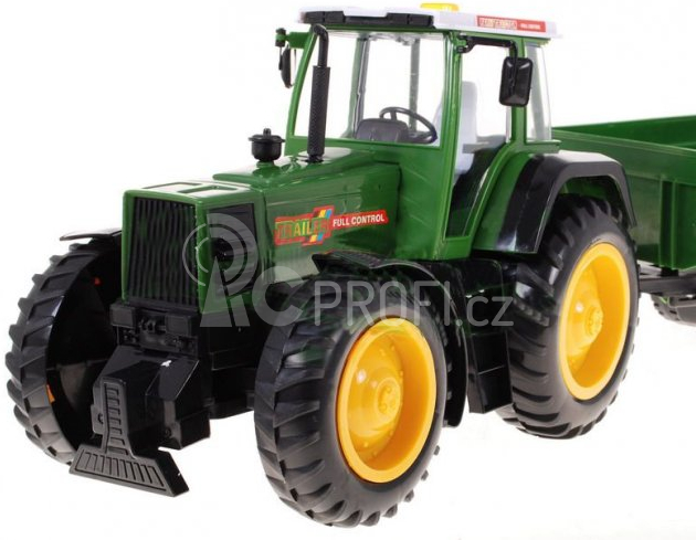 RC traktor s vlekem