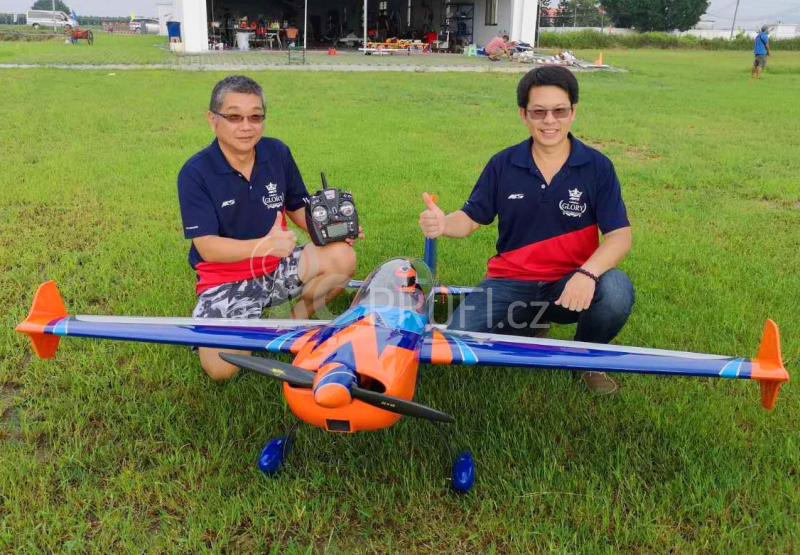 RC letadlo 85