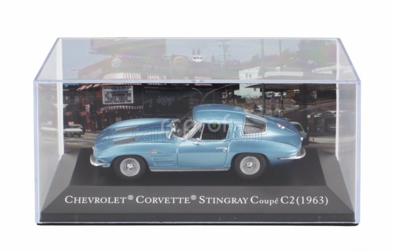Edicola Chevrolet Corvette Stingray C2 Coupe 1963 - Con Vetrina - With Showcase 1:43 Světle Modrá Met