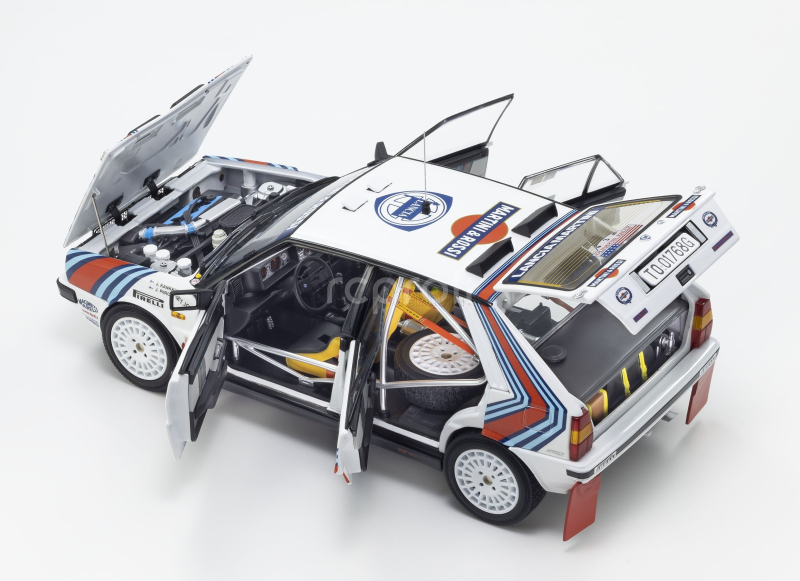 Kyosho Lancia Delta Hf Integrale 4wd Team Martini & Rossi Racing N 3 Winner Rally Olympus Usa 1987 Juha Kankkunen - Juha Piironen 1:18 Bílá Červená Modrá