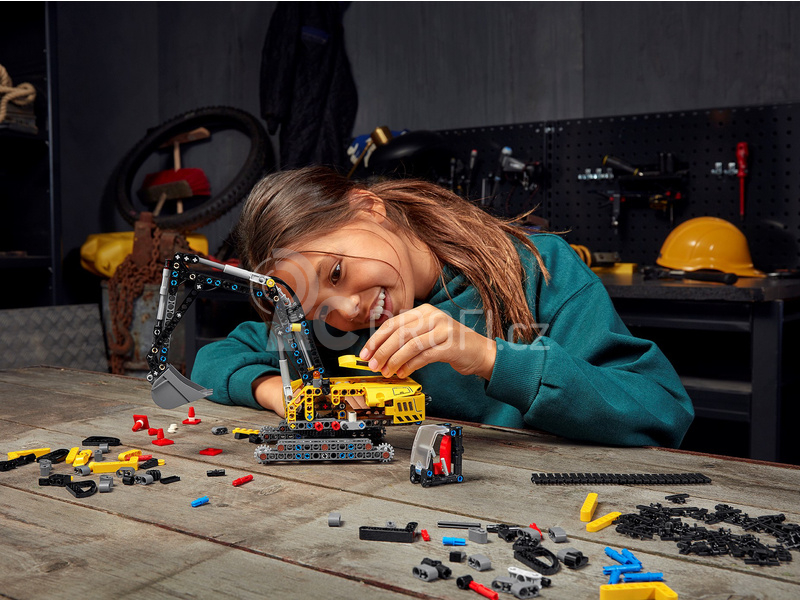 LEGO Technic - Těžkotonážní bagr