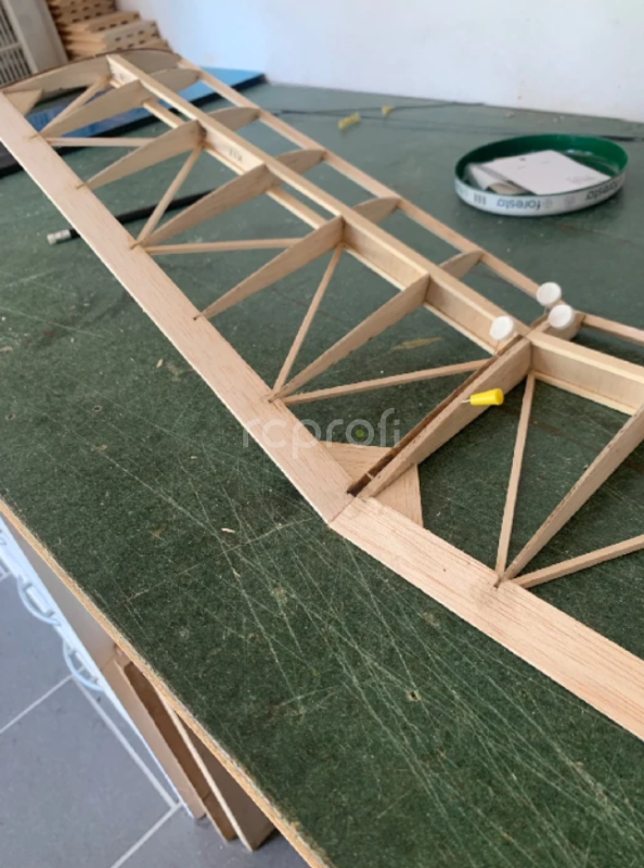 Letadlo Flamingo 1600 RC elektro