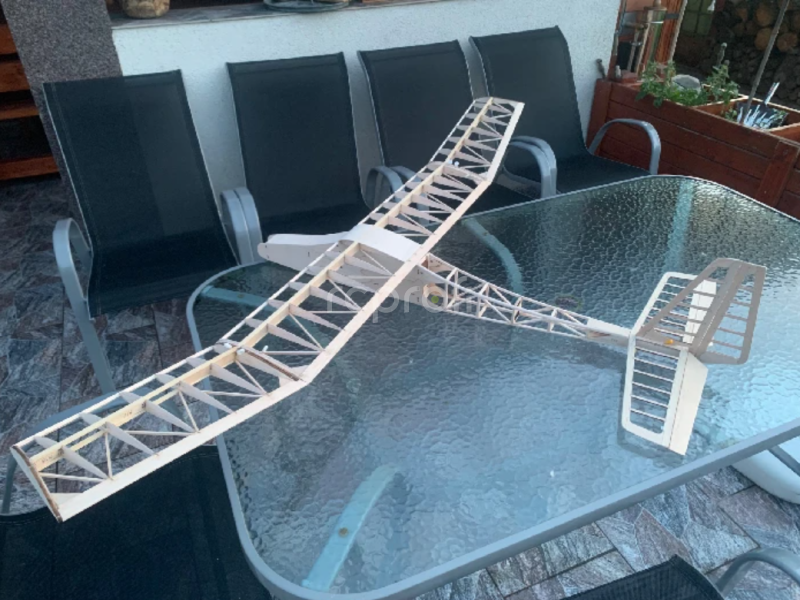 Letadlo Flamingo 1600 RC elektro