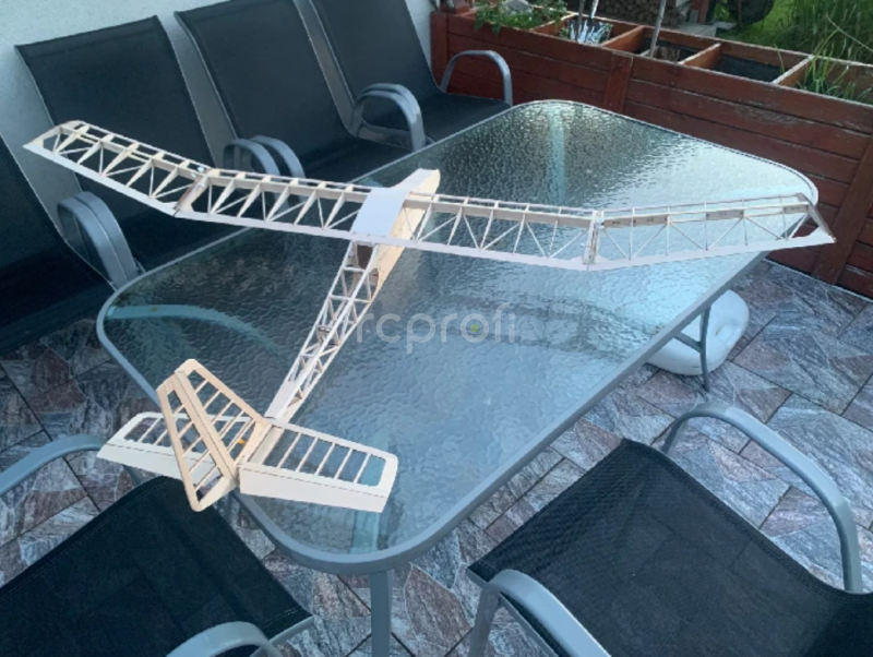 Letadlo Flamingo 1600 RC elektro