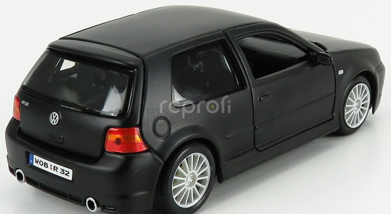 Maisto Volkswagen Golf R32 2002 1:24 Black