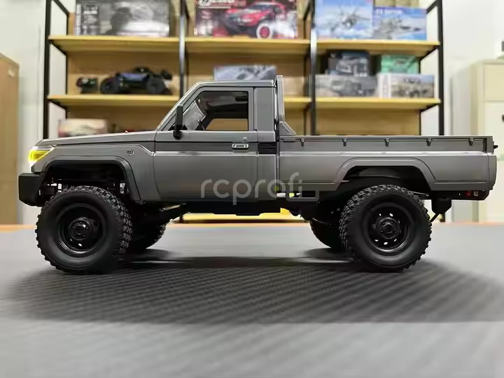 RC auto Land Cruiser Toyota PRO, stříbrná + náhradní baterie