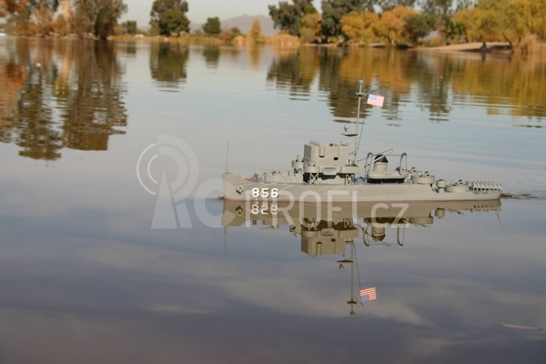 RC loď USS Whitehall A