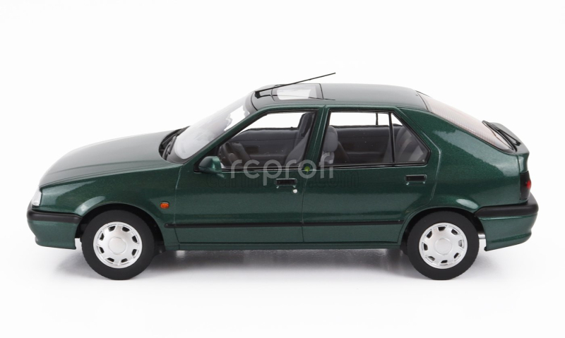 Triple9 Renault R19 1994 1:18 Britská Zelená